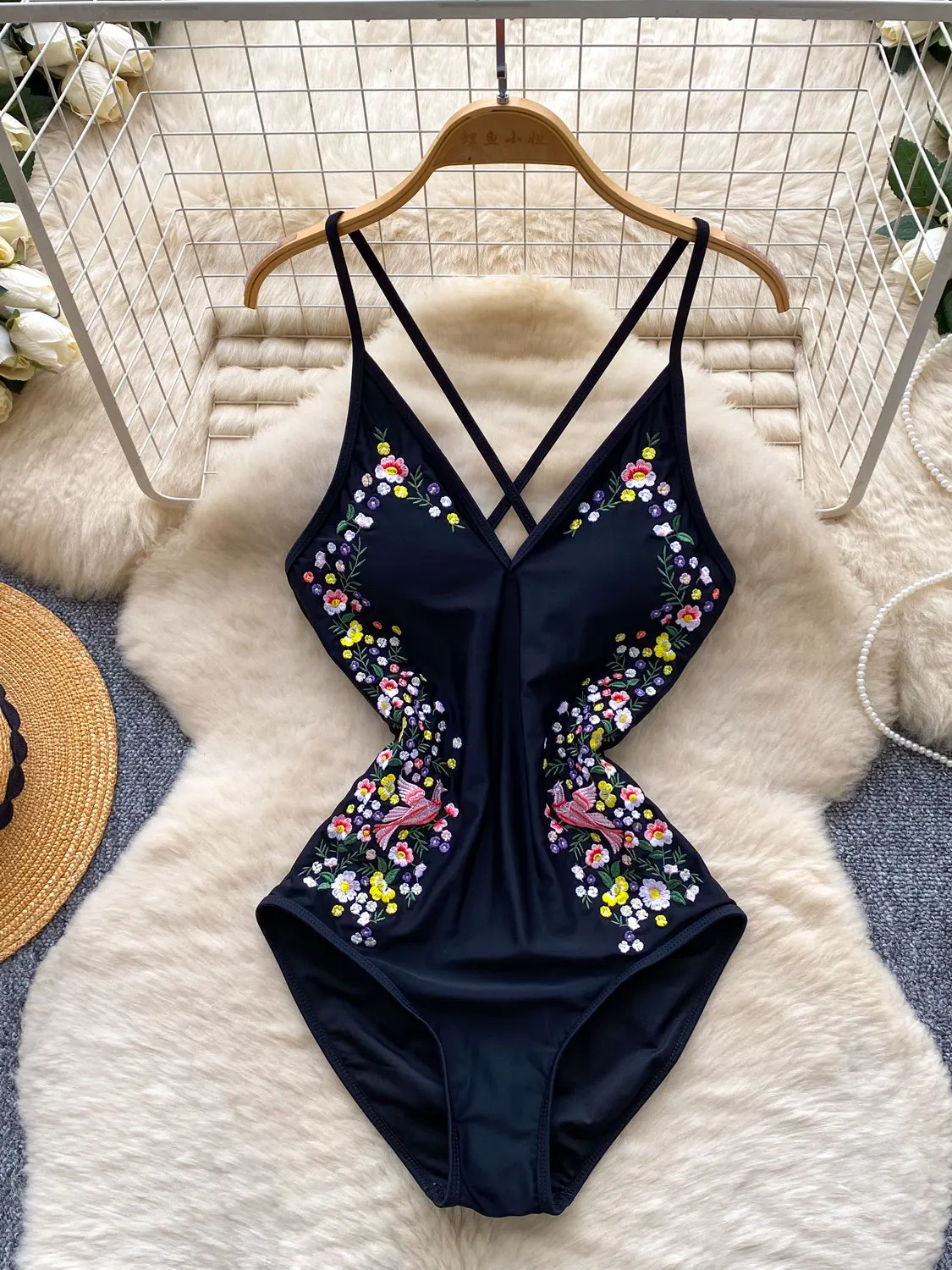 Foamlina Summer Women Black Floral Embroidery One-Piece Swimsuit Spaghetti Strap Crisscross Back Slim Fit Beachwear Bathing Suit
Foamlina Summer Women Black Floral Embroidery One-Piece Swimsuit Spaghetti Strap Crisscross Back Slim Fit Beachwear Bathing Suit