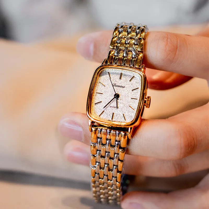New Minimalist Vintage Watch, Antique Style Watch, Fashionable And Luxurious Women'S Watch, High-Quality Ladies' Wristwatch.
New Minimalist Vintage Watch, Antique Style Watch, Fashionable And Luxurious Women'S Watch, High-Quality Ladies' Wristwatch.
