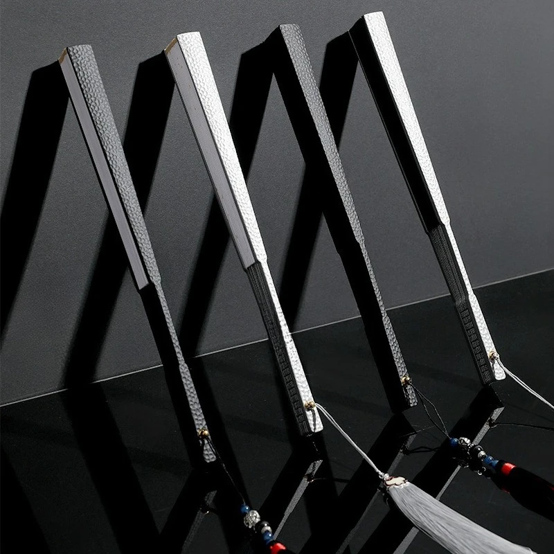 Chinese Style 9.5-inch Metal Folding Fan Craftsmanship Self-Defense Aluminum Alloy Fan
Chinese Style 9.5-inch Metal Folding Fan Craftsmanship Self-Defense Aluminum Alloy Fan