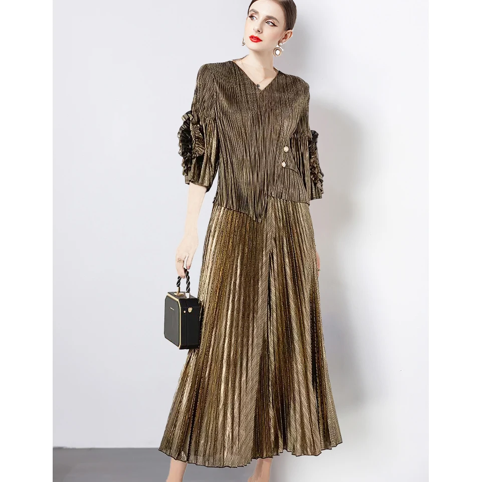Miyake Embossed Gold Folding Suit with 3D Flower-Petal Puff Sleeves Top + High-Waisted Wide-Leg Pants Womens Two Peice Sets
Miyake Embossed Gold Folding Suit with 3D Flower-Petal Puff Sleeves Top + High-Waisted Wide-Leg Pants Womens Two Peice Sets