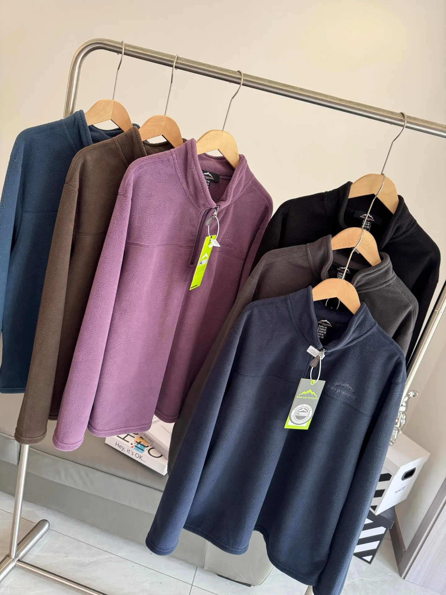 Outdoor Double-Sided Fce Jaet Stand Collar Warmth Retention Sports Polyester Fiber Long Sve Zipper Closure Men Women
Outdoor Double-Sided Fce Jaet Stand Collar Warmth Retention Sports Polyester Fiber Long Sve Zipper Closure Men Women