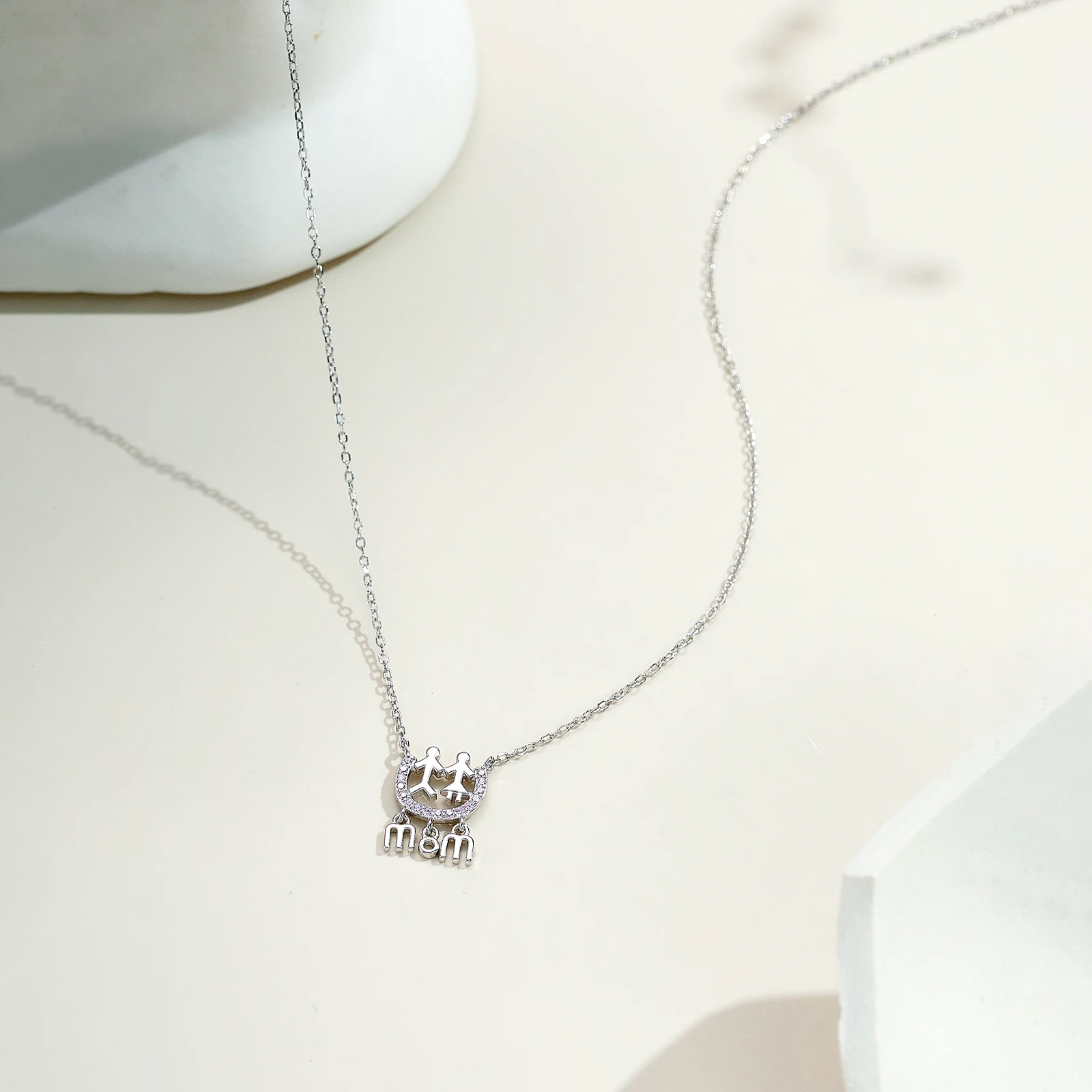 VEWANT 925 Sterling Silver Girl & Boy Letter Mom Pink Zircon CZ Necklace 2025 Mother's Day Birthday Gift Dainty Luxury Jewelry
VEWANT 925 Sterling Silver Girl & Boy Letter Mom Pink Zircon CZ Necklace 2025 Mother's Day Birthday Gift Dainty Luxury Jewelry
