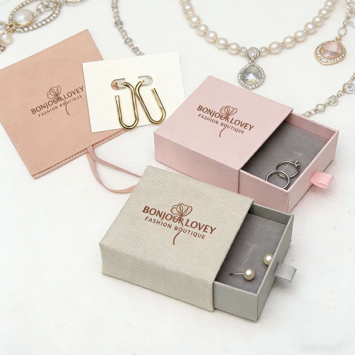 20pcs Custom Logo Jewelry Box & Velvet Pouch Luxury Set for Wedding Favors
20pcs Custom Logo Jewelry Box & Velvet Pouch Luxury Set for Wedding Favors