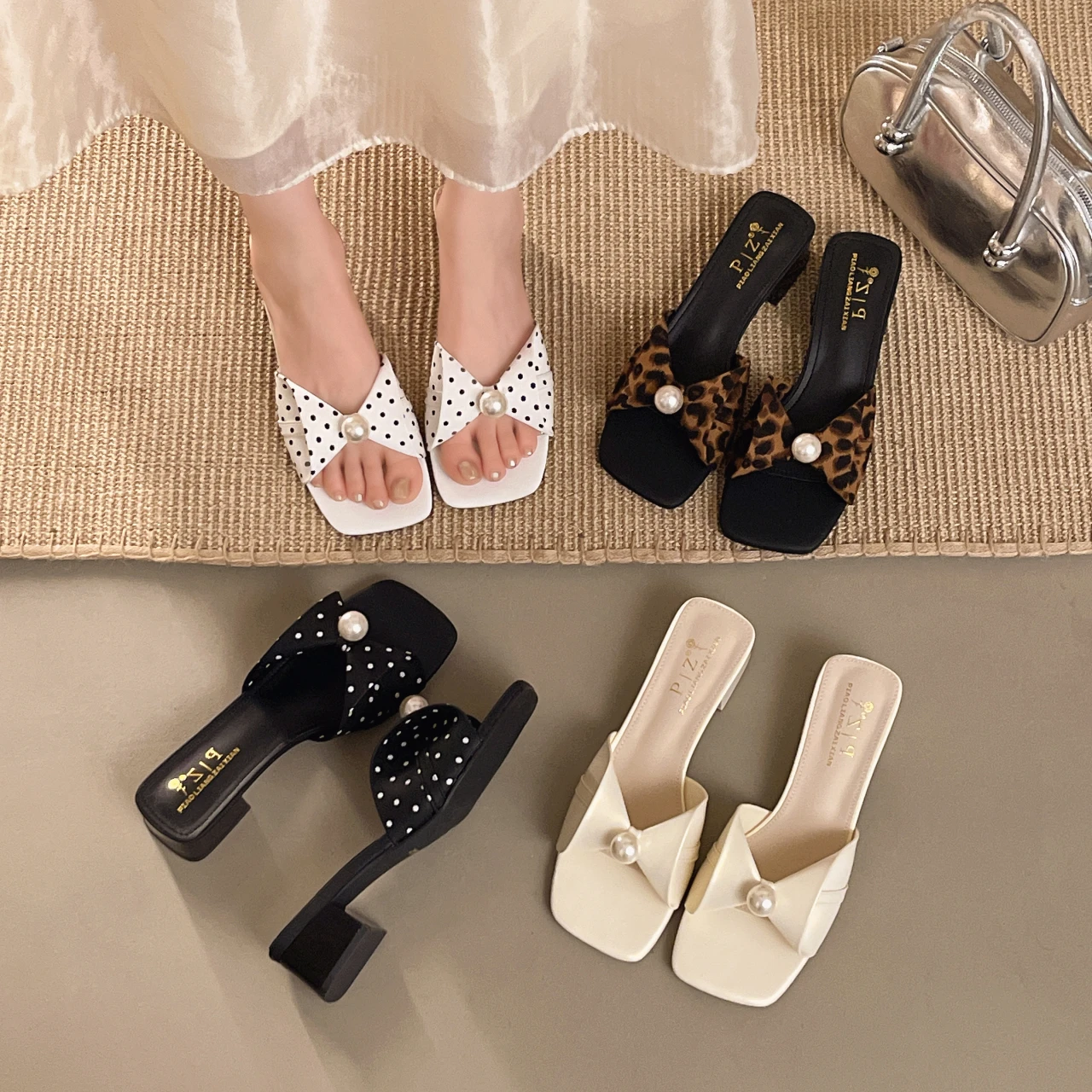 Women's Elegant Pearl Decor Satin Slide Sandals Summer Open Toe Block Heel Mules Fashion Lace Slip On Slippers For Daily Wear
Women's Elegant Pearl Decor Satin Slide Sandals Summer Open Toe Block Heel Mules Fashion Lace Slip On Slippers For Daily Wear