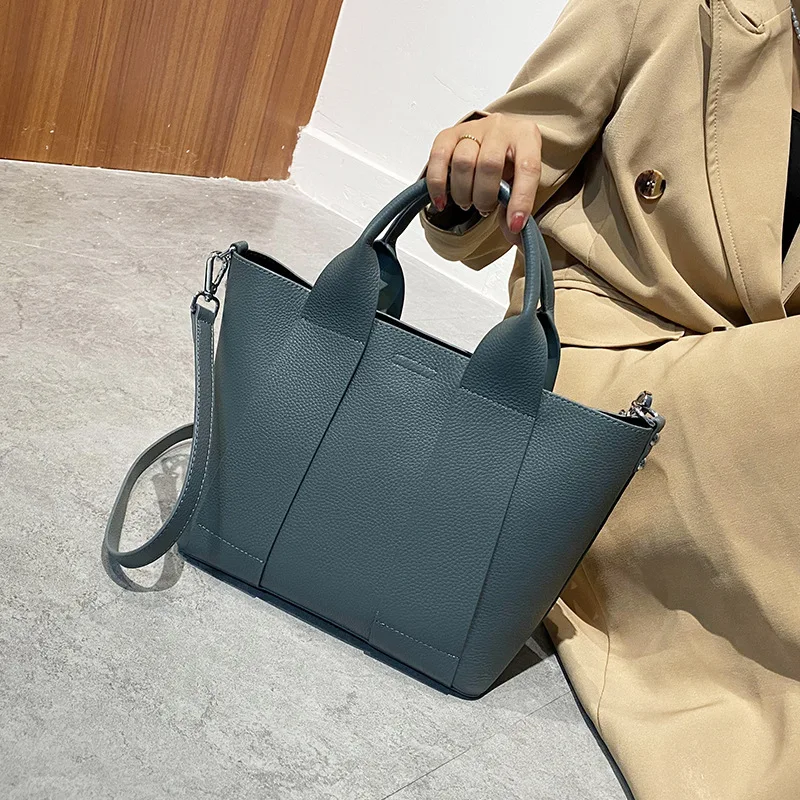 Genuine Leather Commuter Women's Luxury Designer Handbag New Fashion Tote Large Capacity Shoulder Crossbody Bags for Women
Genuine Leather Commuter Women's Luxury Designer Handbag New Fashion Tote Large Capacity Shoulder Crossbody Bags for Women