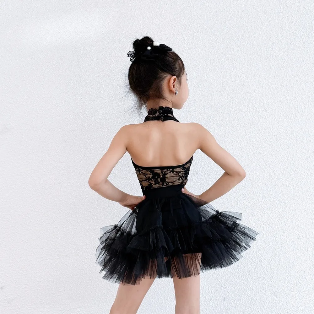 New summer and spring style Latin dance outfit for girls. Latin practice suit for children. Children's performance outfit set.
New summer and spring style Latin dance outfit for girls. Latin practice suit for children. Children's performance outfit set.
