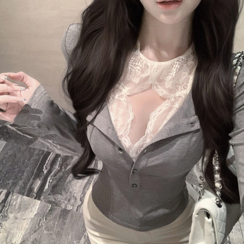 Sexy Lace Patchwork Fake Two Piece Long Sleeve Tops New Slim V Neck Y2K T Shirts Fashion High Street Trend Women Clothing
Sexy Lace Patchwork Fake Two Piece Long Sleeve Tops New Slim V Neck Y2K T Shirts Fashion High Street Trend Women Clothing