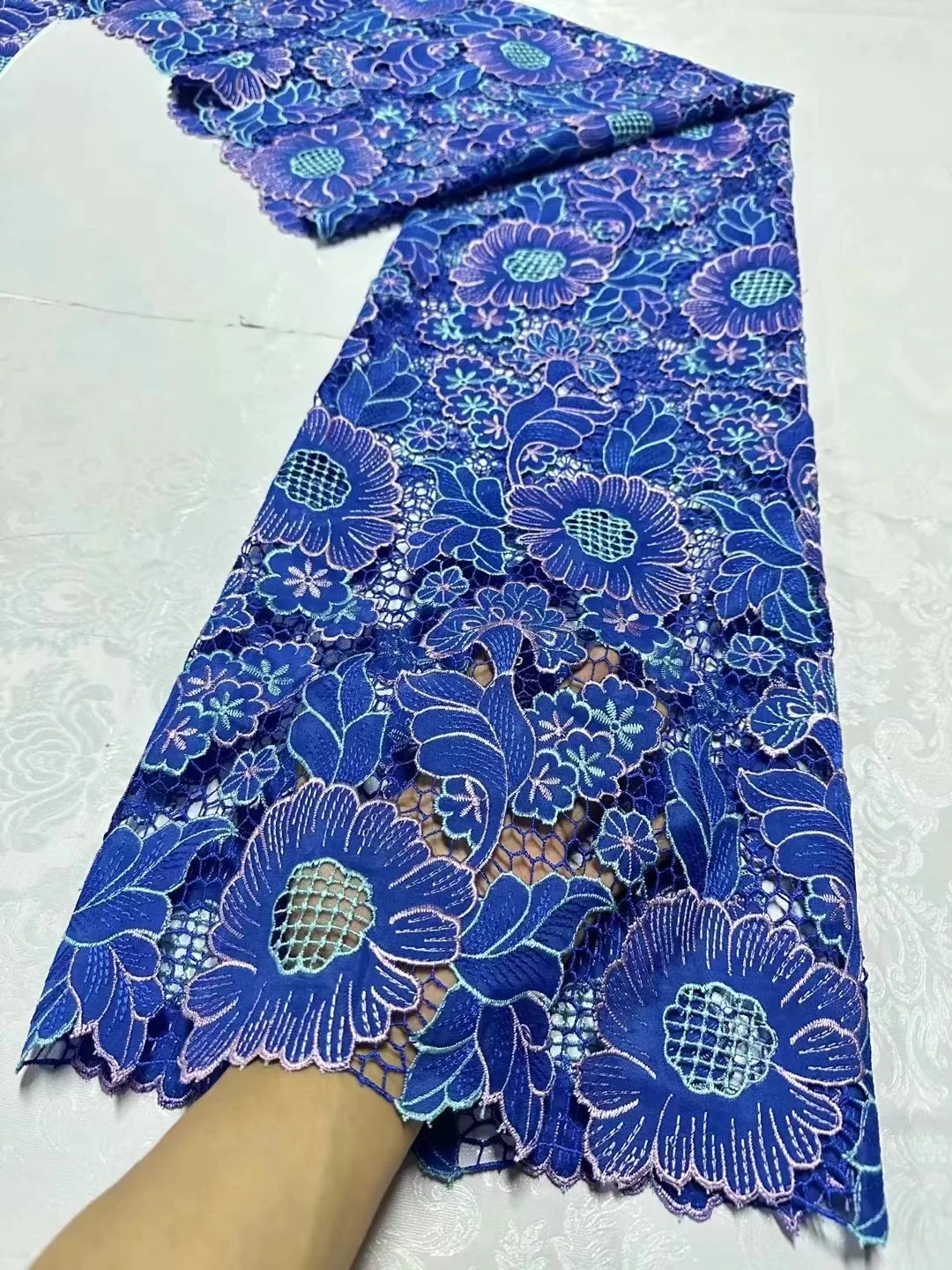 2024 Fashion Elegant Embroidery Color Water-Soluble Cord Lace Fabric African Nigerian With Sequins Fabric For Wedding Dress
2024 Fashion Elegant Embroidery Color Water-Soluble Cord Lace Fabric African Nigerian With Sequins Fabric For Wedding Dress