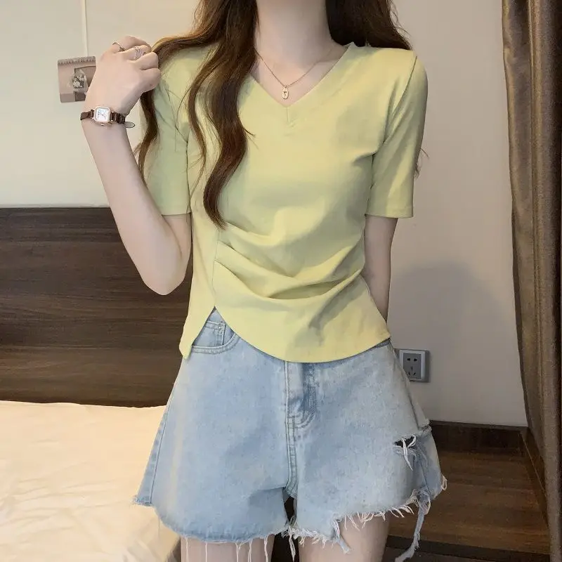 Solid Color Pleated V-neck Shoulder T-shirt for Women in Summer Fashion Slim and Irregular Design Careful Short-sleeved Top
Solid Color Pleated V-neck Shoulder T-shirt for Women in Summer Fashion Slim and Irregular Design Careful Short-sleeved Top