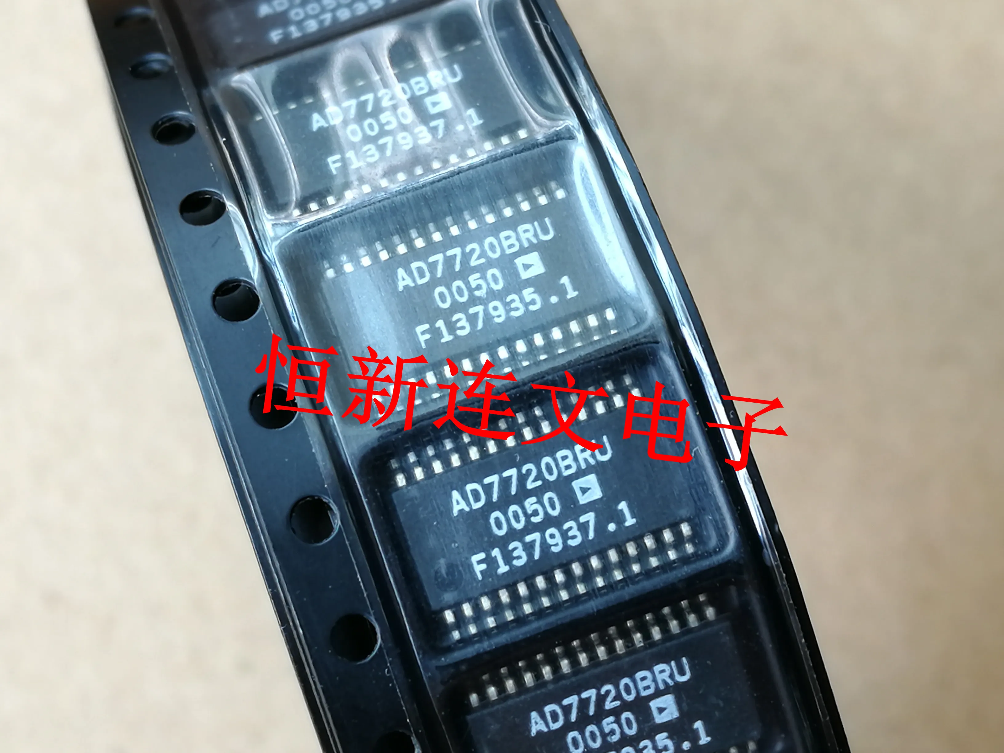 Бесплатная доставка AD7720BRUZ AD7720BRU TSSOP28 10 шт.
Бесплатная доставка AD7720BRUZ AD7720BRU TSSOP28 10 шт.