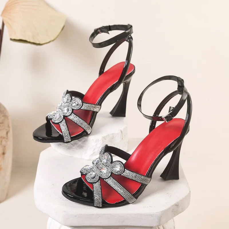 New Sandals Women Rhinestone Bow Outside Wear 2026 Summer Women Open Toe Temperament High Heels Stiletto Heel
New Sandals Women Rhinestone Bow Outside Wear 2026 Summer Women Open Toe Temperament High Heels Stiletto Heel