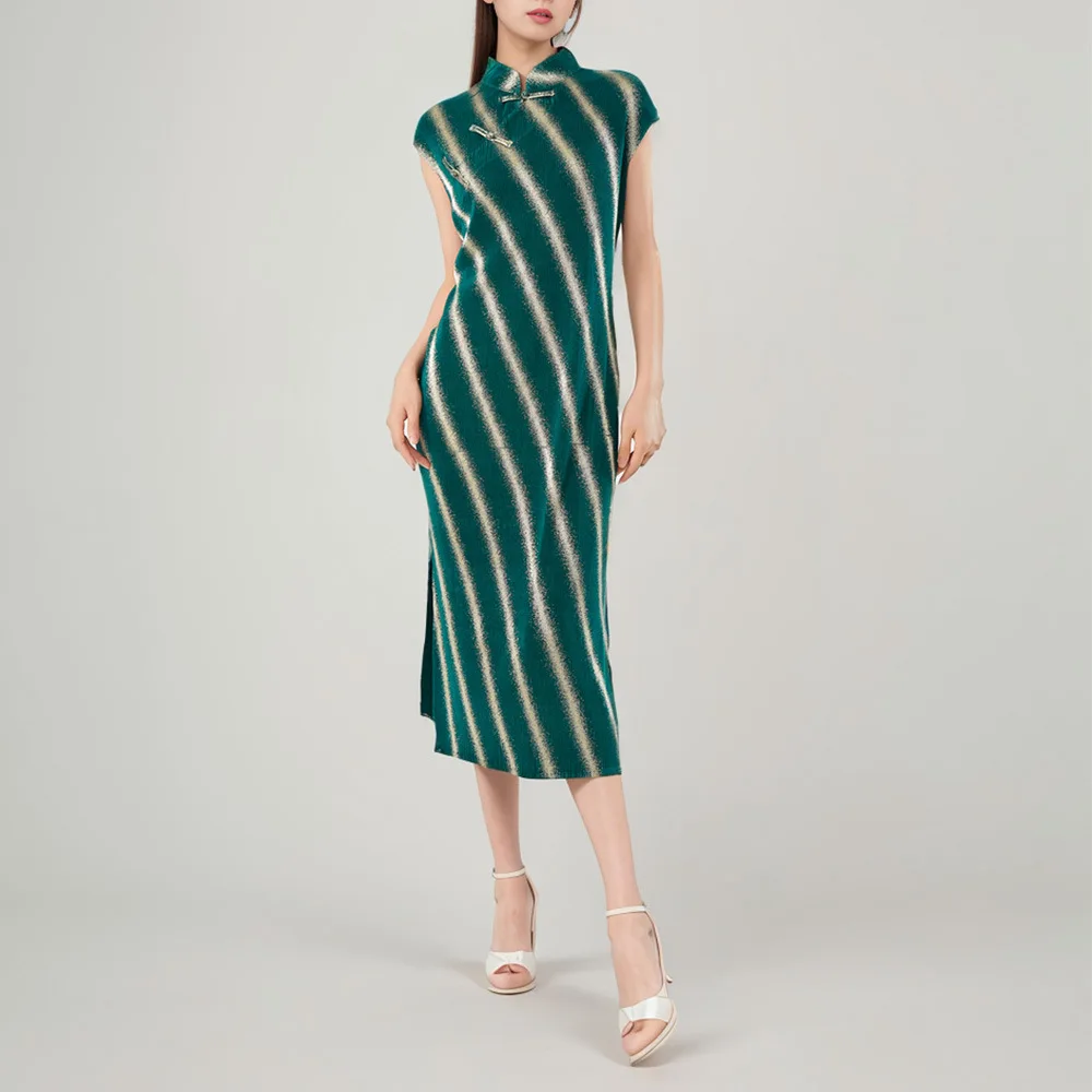 Miyake плиссированное женское платье Cheongsam, новинка лета 2025 года, высококачественное элегантное полосатое темпераментное платье с разрезом
Miyake плиссированное женское платье Cheongsam, новинка лета 2025 года, высококачественное элегантное полосатое темпераментное платье с разрезом