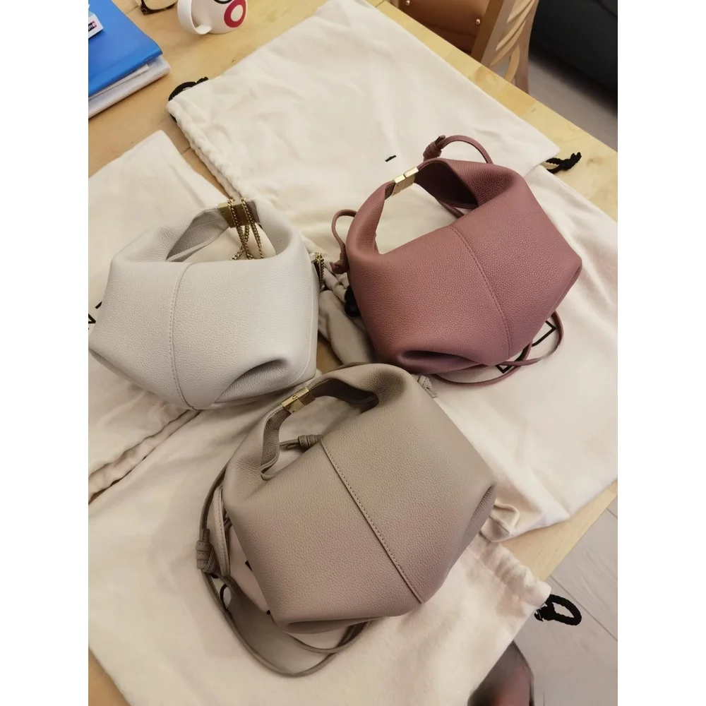 2025 Bento Bag French Niche Style Design Lunch Box Bag Shoulder Satchel Crossbody Dumpling Bag Women's Bag
2025 Bento Bag French Niche Style Design Lunch Box Bag Shoulder Satchel Crossbody Dumpling Bag Women's Bag