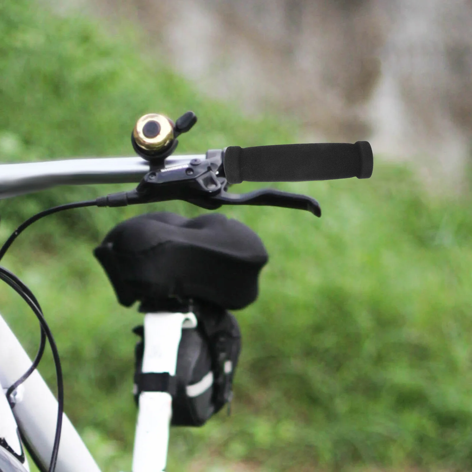 8Pcs Mountain Bike Handlebar Grips Soft Non-Slip Bicycle Handle Covers with Excellent Grip Control for Enhanced Riding
8Pcs Mountain Bike Handlebar Grips Soft Non-Slip Bicycle Handle Covers with Excellent Grip Control for Enhanced Riding