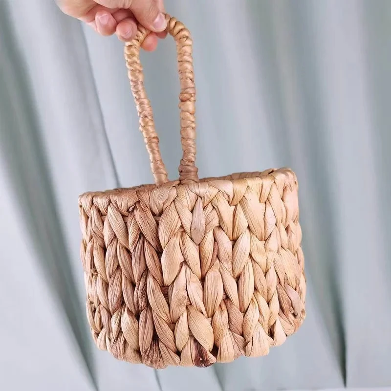 Factory Hot Sale Simple Water Hyacinth Grass Hand-Woven Round Knife And Fork Portable Storage Basket
Factory Hot Sale Simple Water Hyacinth Grass Hand-Woven Round Knife And Fork Portable Storage Basket
