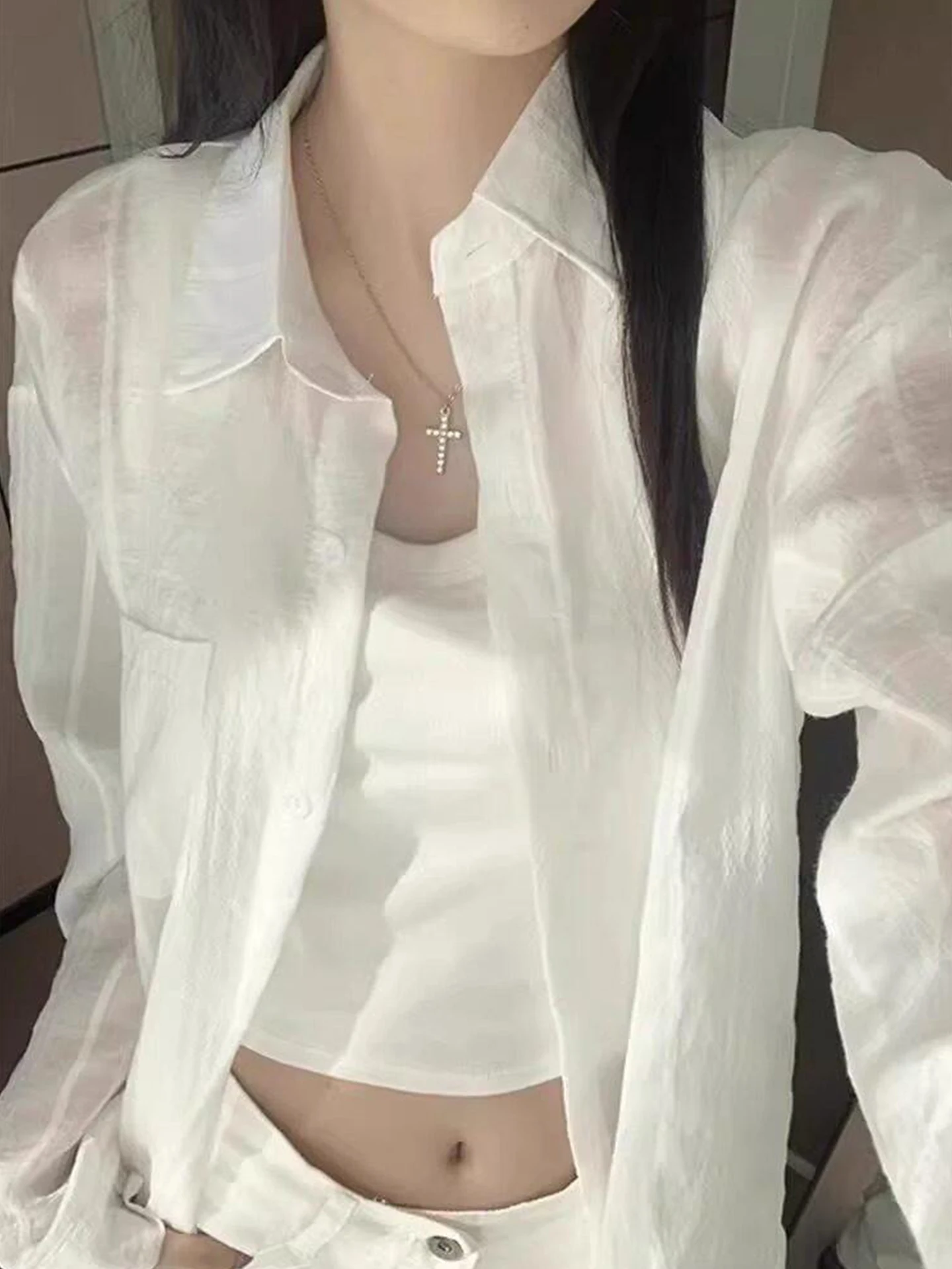 Белая тонкая хлопково-льняная рубашка для женщин, новая летняя повседневная свободная модель с защитой от солнца, верхняя одежда с воротником и длинными рукавами
Белая тонкая хлопково-льняная рубашка для женщин, новая летняя повседневная свободная модель с защитой от солнца, верхняя одежда с воротником и длинными рукавами
