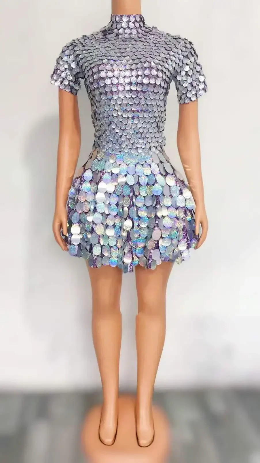 Women High Neck Short Sleeve Shining Sequins Silver Performance Stage Dancewear Vegas Queen Gatsby Mini Dress 2025 New
Women High Neck Short Sleeve Shining Sequins Silver Performance Stage Dancewear Vegas Queen Gatsby Mini Dress 2025 New