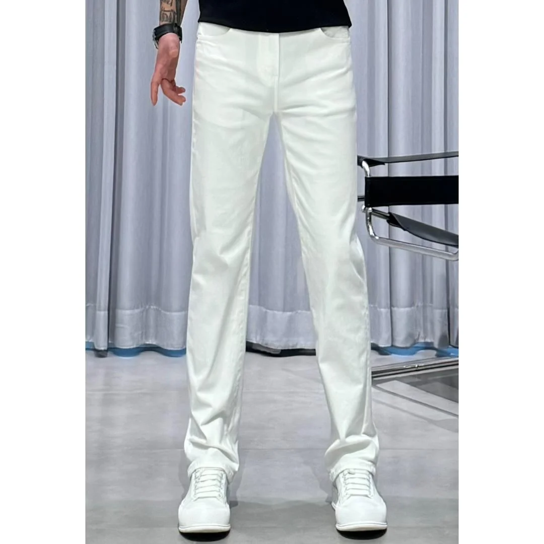 Summer 2024 Men's High-Quality Simple Pure White Wide Leg Straight Leg Jeans Thin Fashionable Casual Pants Loose Fit
Summer 2024 Men's High-Quality Simple Pure White Wide Leg Straight Leg Jeans Thin Fashionable Casual Pants Loose Fit