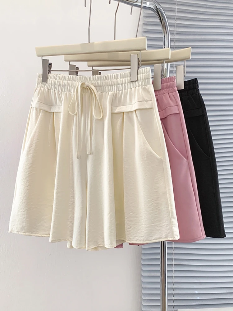 Casual Sporty Women's plus Size Summer Shorts Five-Quarter Length A-Line Hot Pants Drawstring Elastic Waist Wide Leg Pants
Casual Sporty Women's plus Size Summer Shorts Five-Quarter Length A-Line Hot Pants Drawstring Elastic Waist Wide Leg Pants