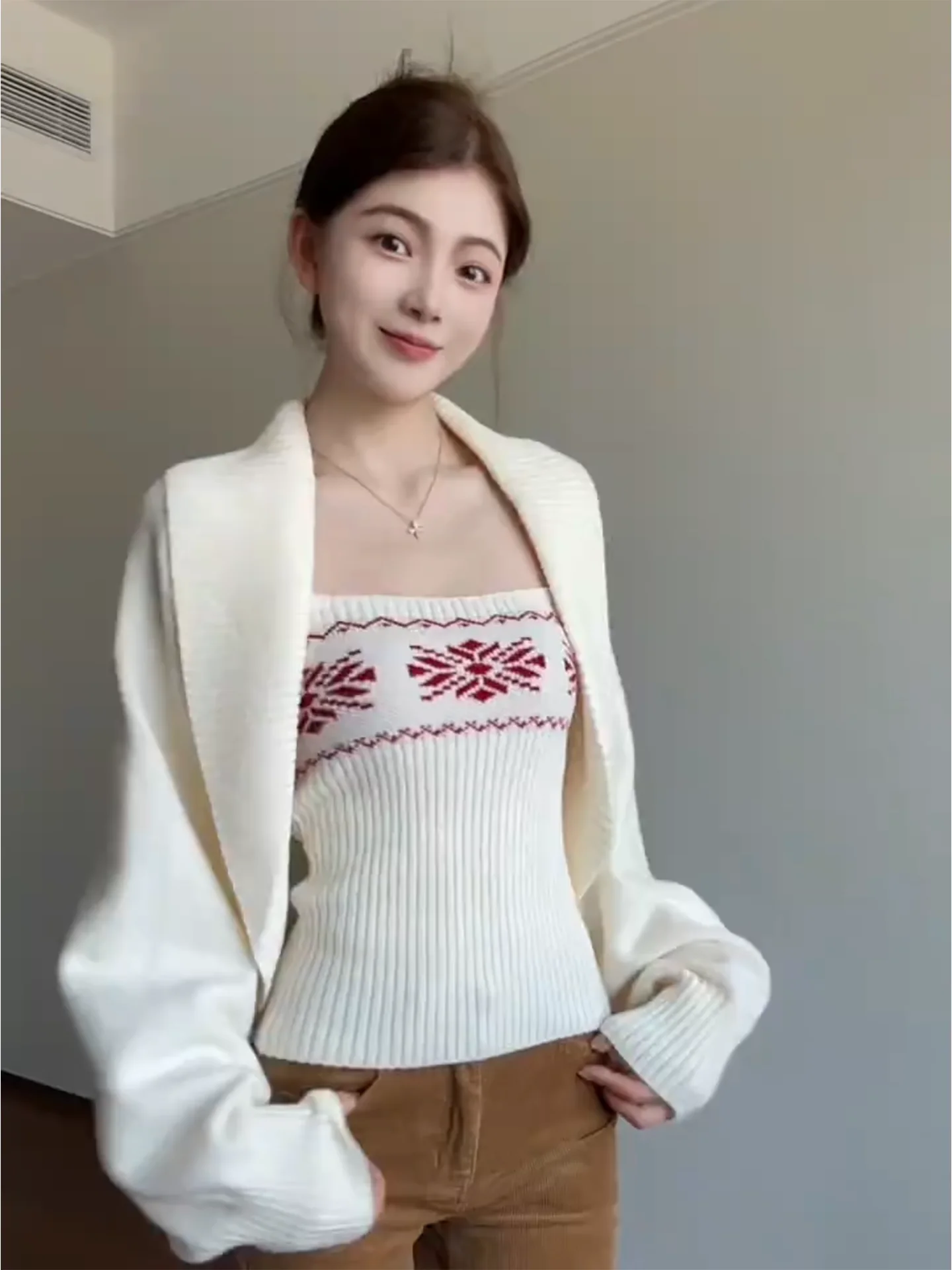 plus Size Knitted Cardigan Set Women's Spring Slimming Strap Top Two-Piece Set New Year's Fashion City Walk Commute Style
plus Size Knitted Cardigan Set Women's Spring Slimming Strap Top Two-Piece Set New Year's Fashion City Walk Commute Style