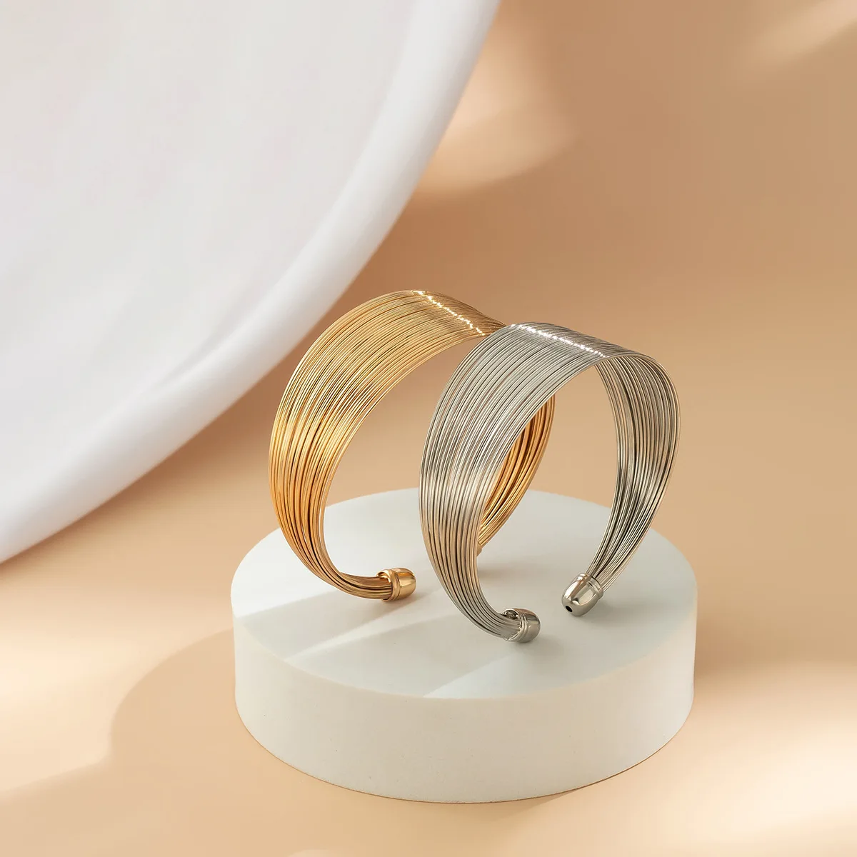 Многослойное колье-чокер в стиле рикан, женское открытое кольцо, дизайн, металлический аксессуар, трансграничные модные украшения 
Многослойное колье-чокер в стиле рикан, женское открытое кольцо, дизайн, металлический аксессуар, трансграничные модные украшения