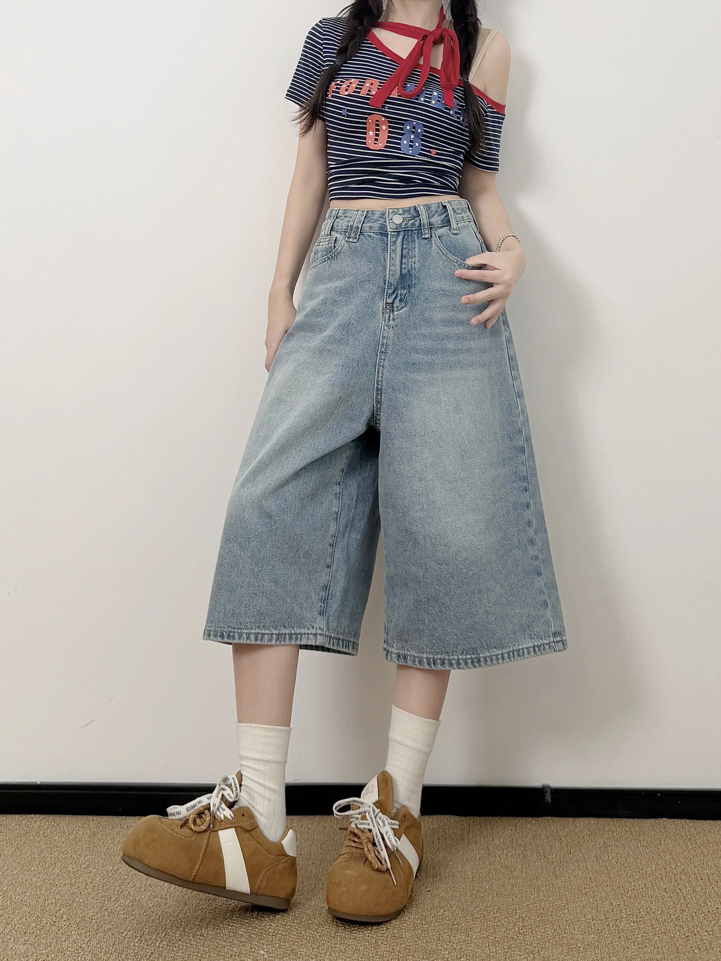 High Waist Wide Leg Denim Shorts Slimming Straight Cut Summer Thin Retro Ladies Jeans High Waist Loose Fit Knee-Length
High Waist Wide Leg Denim Shorts Slimming Straight Cut Summer Thin Retro Ladies Jeans High Waist Loose Fit Knee-Length