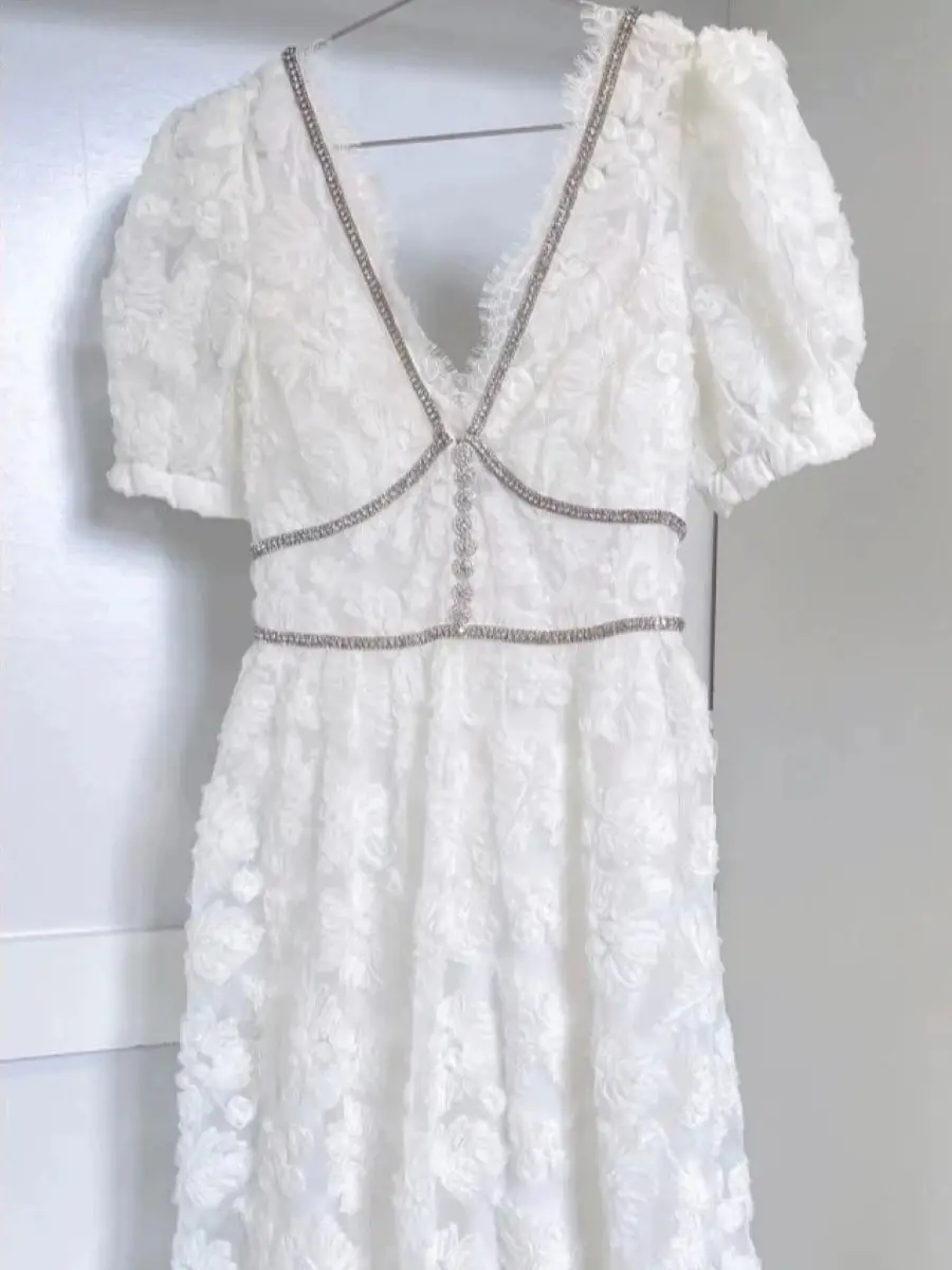 Lace Diamond Women's White Long Dress Puff Sleeve High Waist V-Neck Sweet Ladies Robe
Lace Diamond Women's White Long Dress Puff Sleeve High Waist V-Neck Sweet Ladies Robe