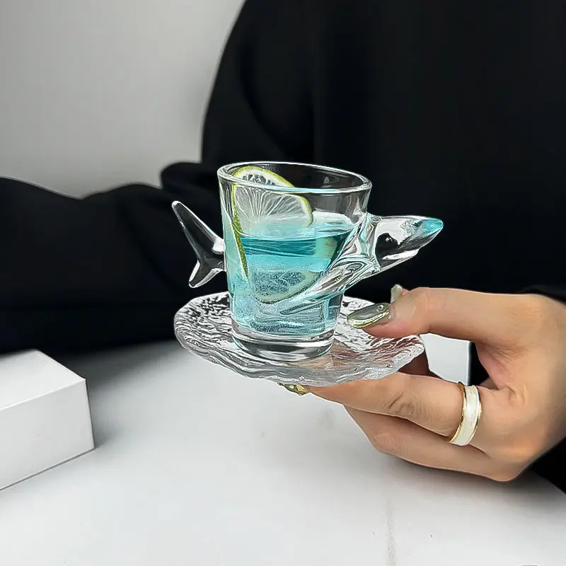 Transparent Relief Glass, Cocktail Cup Saucer, High-value Animal Personality Bar Home Ins Style, Niche Design Cup and Saucer Set
Transparent Relief Glass, Cocktail Cup Saucer, High-value Animal Personality Bar Home Ins Style, Niche Design Cup and Saucer Set