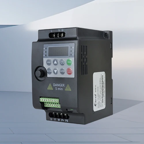 High Tech VFD 220V 380V Three Phase Single Phase Frequency Converter 630 Series 0.4kw 0.75kw 1.5kw Variable Frequency Drive
High Tech VFD 220V 380V Three Phase Single Phase Frequency Converter 630 Series 0.4kw 0.75kw 1.5kw Variable Frequency Drive