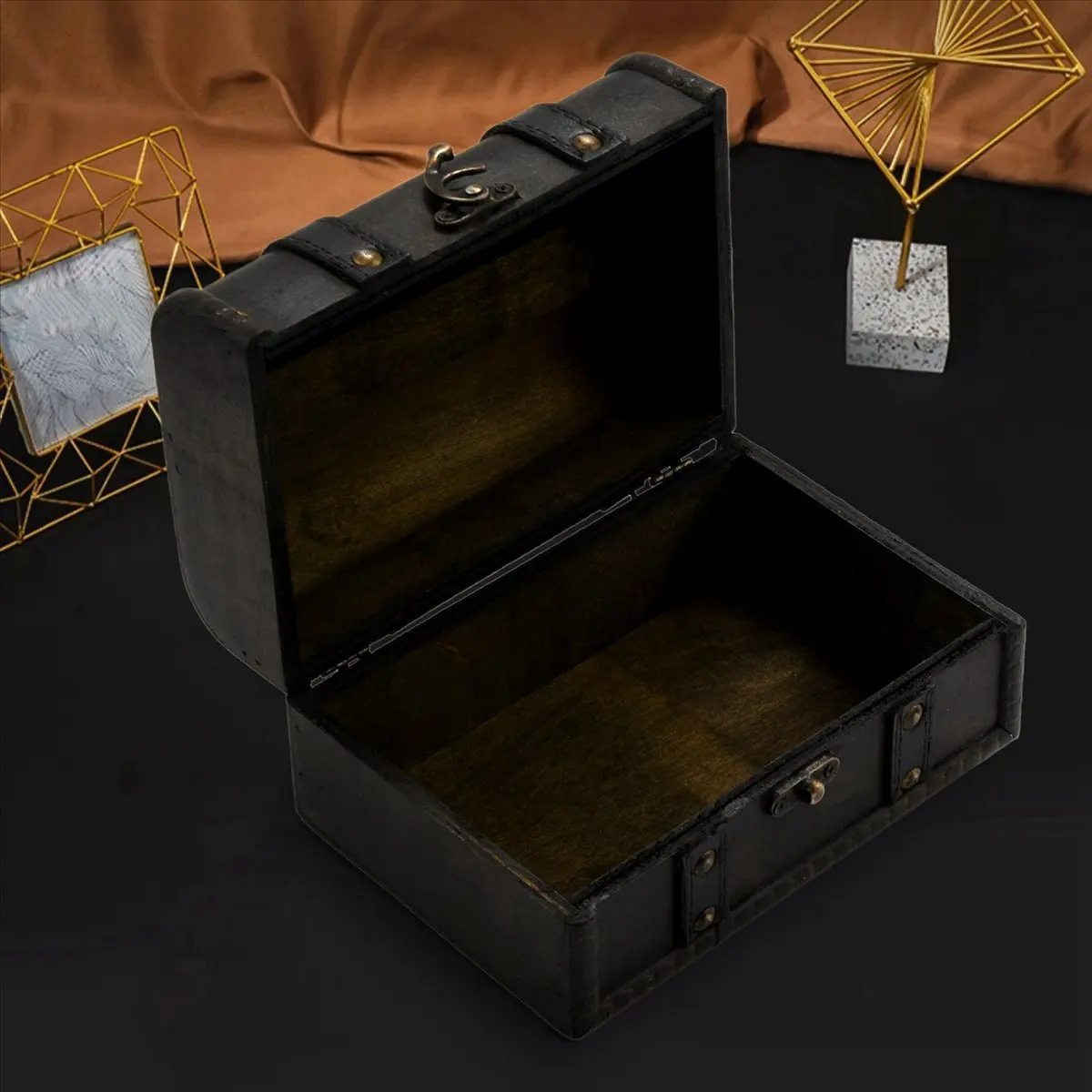 UNCL 5X Retro Treasure Chest Wooden Storage Box Antique Style Jewelry Organizer for Wardrobe Jewelry Box Trinket Box Buckle
UNCL 5X Retro Treasure Chest Wooden Storage Box Antique Style Jewelry Organizer for Wardrobe Jewelry Box Trinket Box Buckle