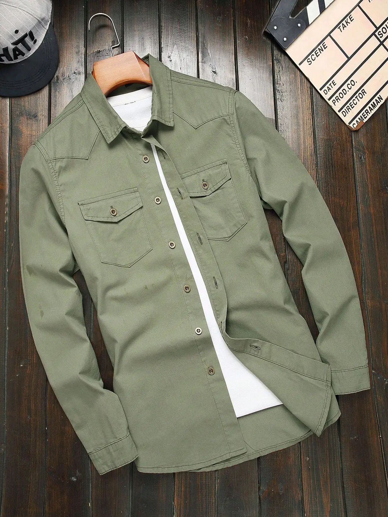 Men's long-sleeve denim shirt for spring and autumn. Army-green shirt. For daily casual wear. Street fashion trend.
Men's long-sleeve denim shirt for spring and autumn. Army-green shirt. For daily casual wear. Street fashion trend.