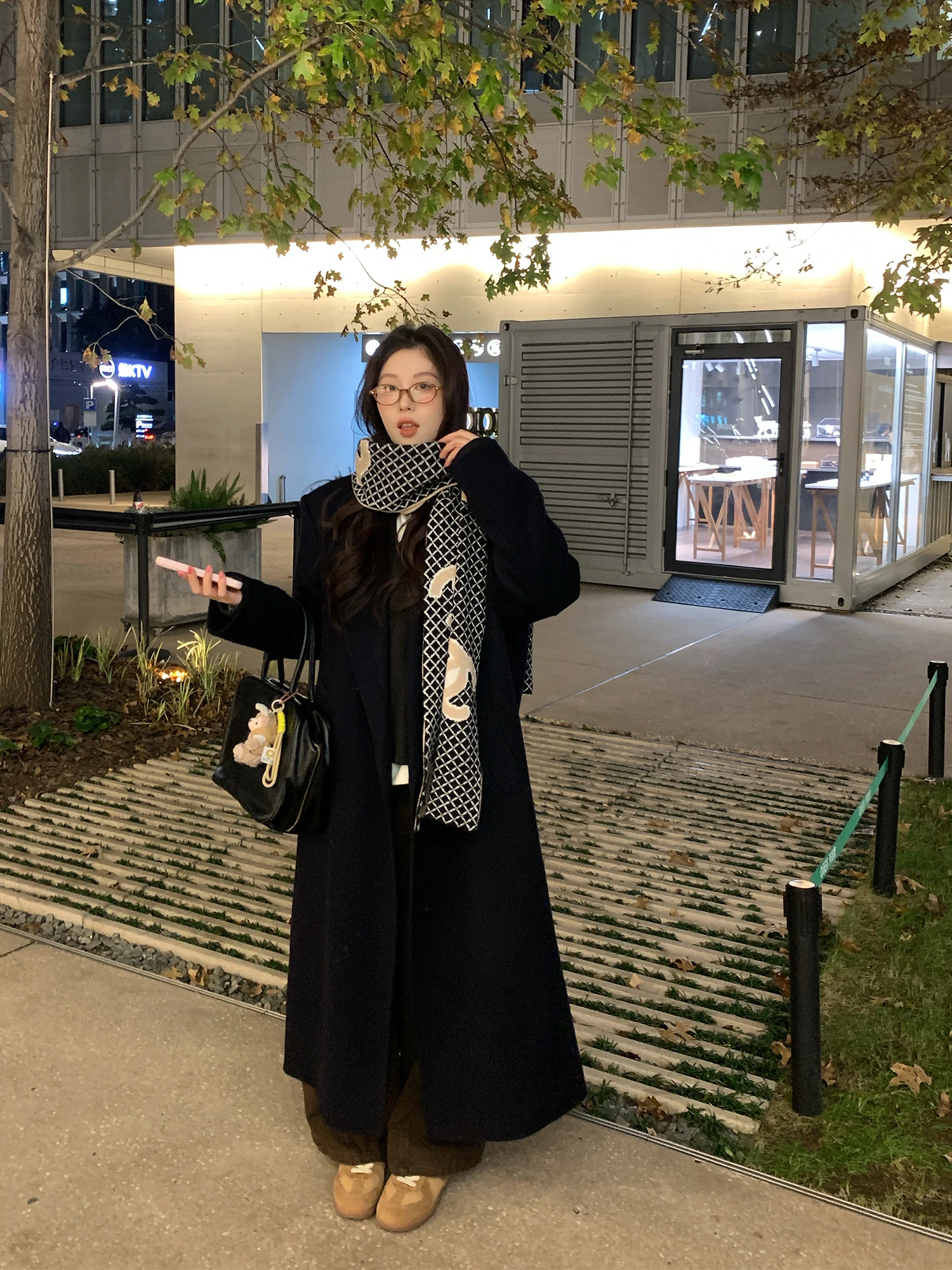 NAZ зимнее пальто больших размеров, двусторонний длинный костюм Camere, корейская шерсть, 95% модный, свободный крой, длинный све
NAZ зимнее пальто больших размеров, двусторонний длинный костюм Camere, корейская шерсть, 95% модный, свободный крой, длинный све