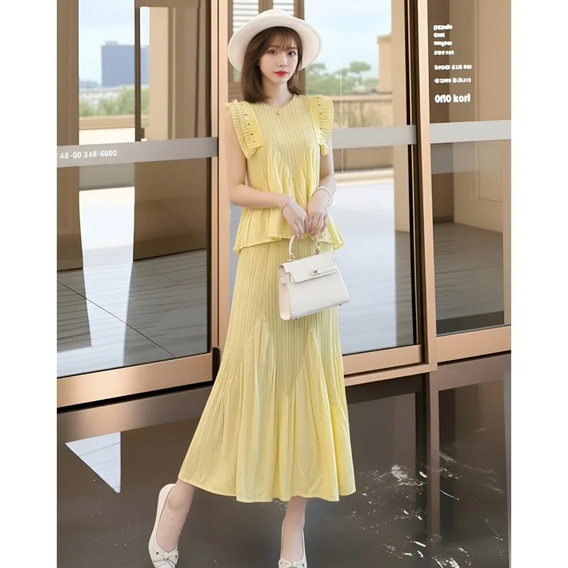 Miyake Pleated Solid Color Skirt Set Plisse Women 2026 Summer Sleeveless Fold Top High Waist Fishtail Skirt Casual Two-Piece Set
Miyake Pleated Solid Color Skirt Set Plisse Women 2026 Summer Sleeveless Fold Top High Waist Fishtail Skirt Casual Two-Piece Set