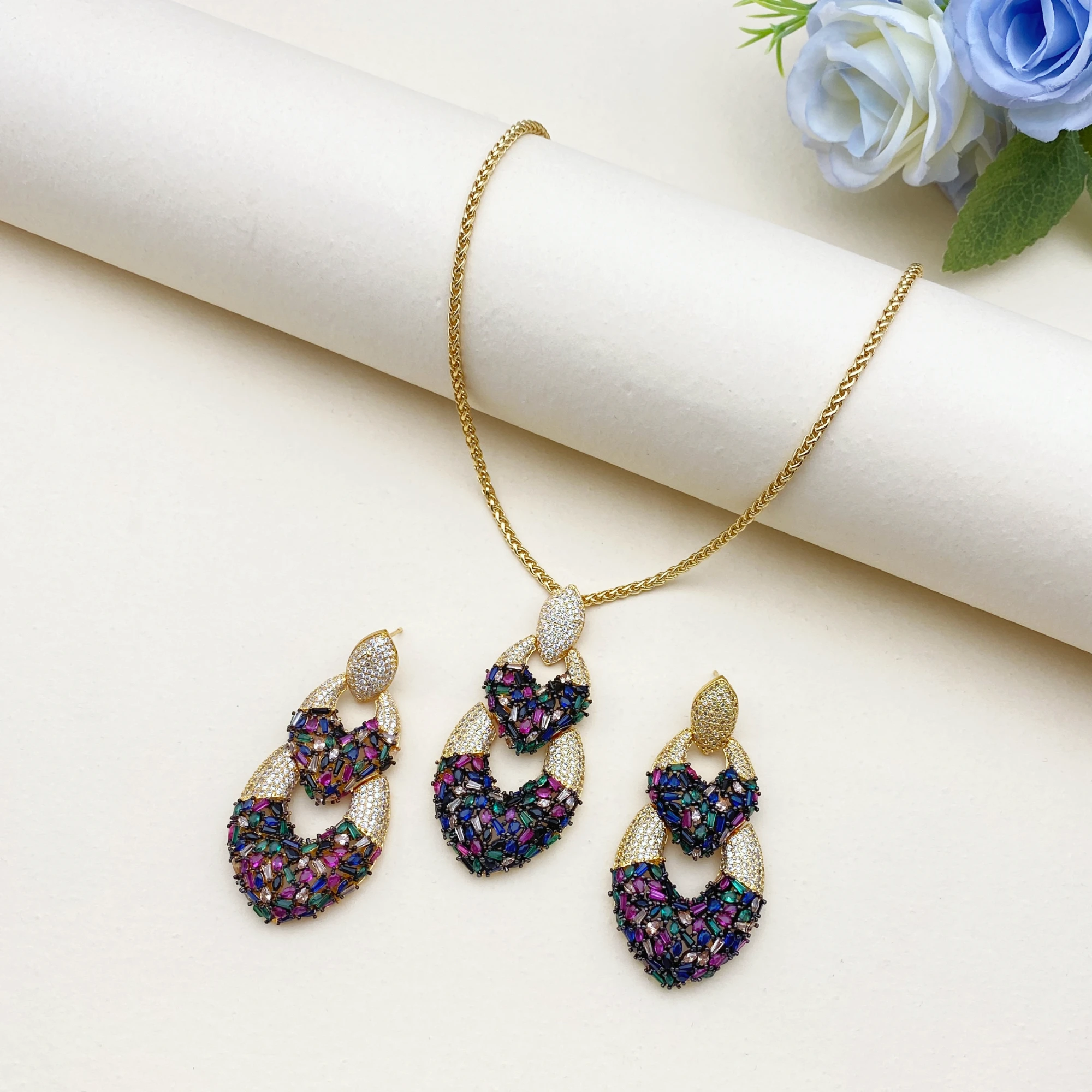 JRH 2Pcs Fashion Jewelry Set Multicolor Zircon Hollow Geometric Drop Earrings Pendant Necklace for Women
JRH 2Pcs Fashion Jewelry Set Multicolor Zircon Hollow Geometric Drop Earrings Pendant Necklace for Women