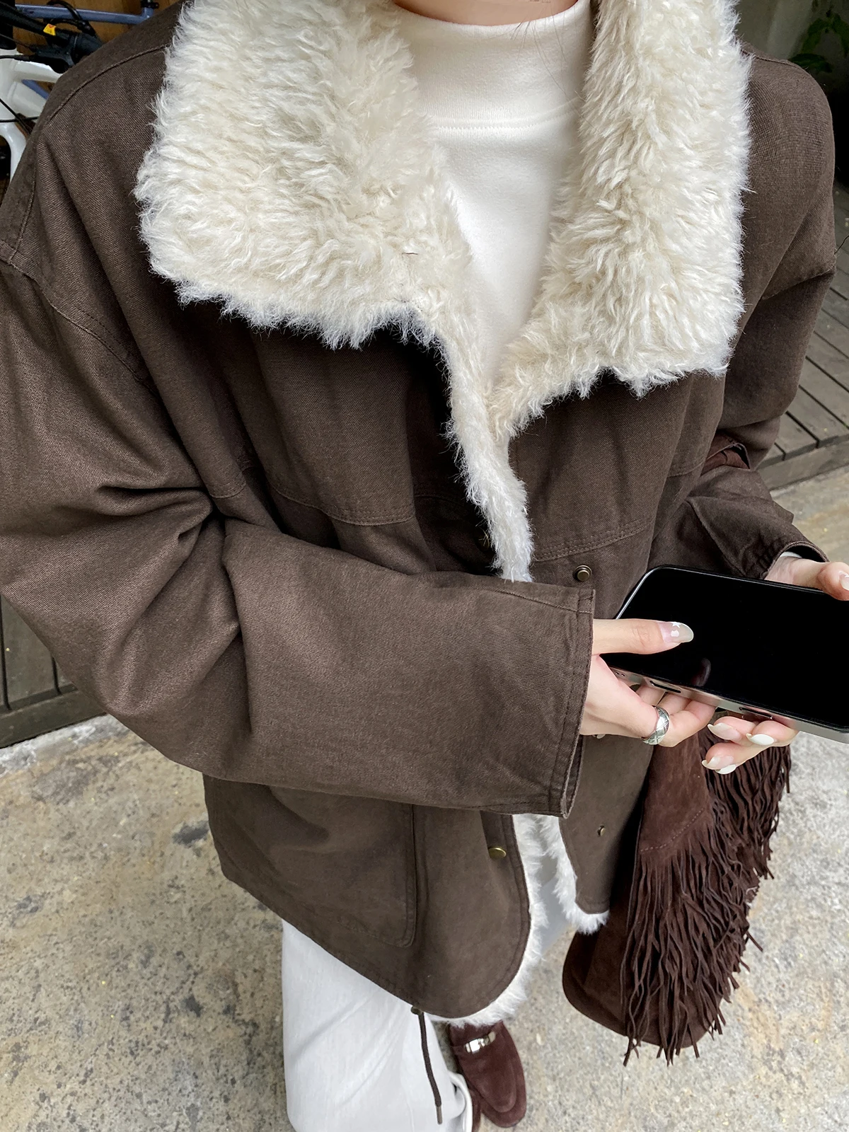 FEELROOM Экологичная шуба Jaet Зимний теплый хлопковый верх из кожи и меха с внутренним мехом сарая Wind Fur Coat Long Sve Regula...
FEELROOM Экологичная шуба Jaet Зимний теплый хлопковый верх из кожи и меха с внутренним мехом сарая Wind Fur Coat Long Sve Regula...