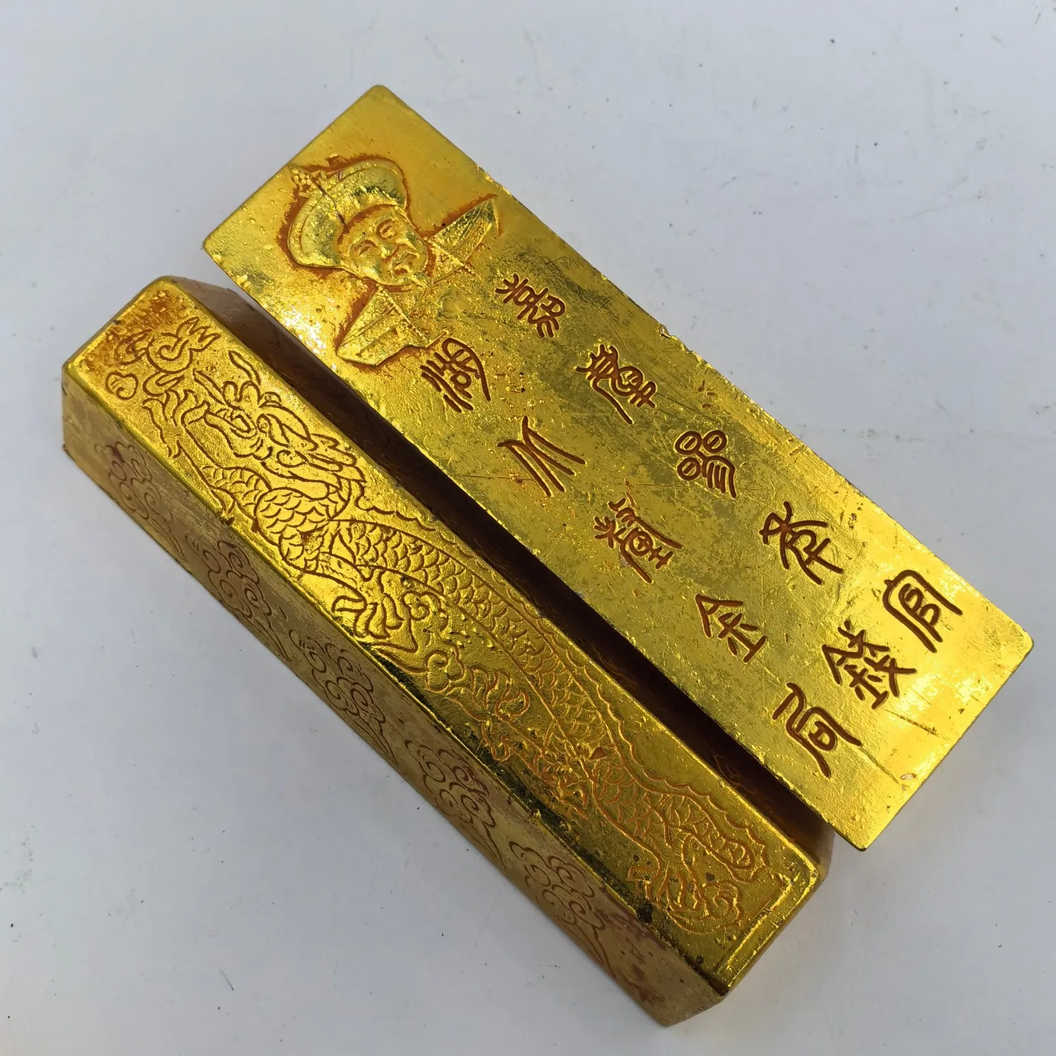 Crafts Ancient Gold Bar Gilded 24k Gold Cloud and Double Dragon Carving Crafts Ornament Miscellaneous + gift box
Crafts Ancient Gold Bar Gilded 24k Gold Cloud and Double Dragon Carving Crafts Ornament Miscellaneous + gift box