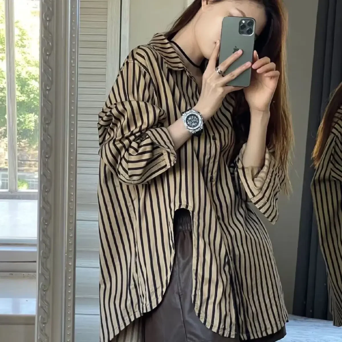 2024 New Spring Shirts Loose Design Retro Striped Shirt Long-sleeved High Slit Casual Shirt Jacket Blusas Femininas Elegantes
2024 New Spring Shirts Loose Design Retro Striped Shirt Long-sleeved High Slit Casual Shirt Jacket Blusas Femininas Elegantes