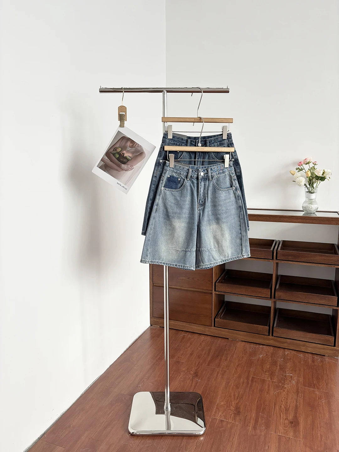 High Waist Loose Fit Wide Leg Jeans Retro Korean Style Five-Point Pants Women's Summer Fashion Straight Cut Denim Trousers
High Waist Loose Fit Wide Leg Jeans Retro Korean Style Five-Point Pants Women's Summer Fashion Straight Cut Denim Trousers