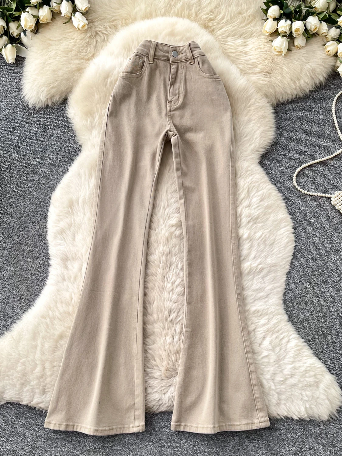 Casual High Waist Bell Bottom Jeans Women's Loose Slimming Long Pants Dark Color Slightly Elastic Four Seasons Universal
Casual High Waist Bell Bottom Jeans Women's Loose Slimming Long Pants Dark Color Slightly Elastic Four Seasons Universal