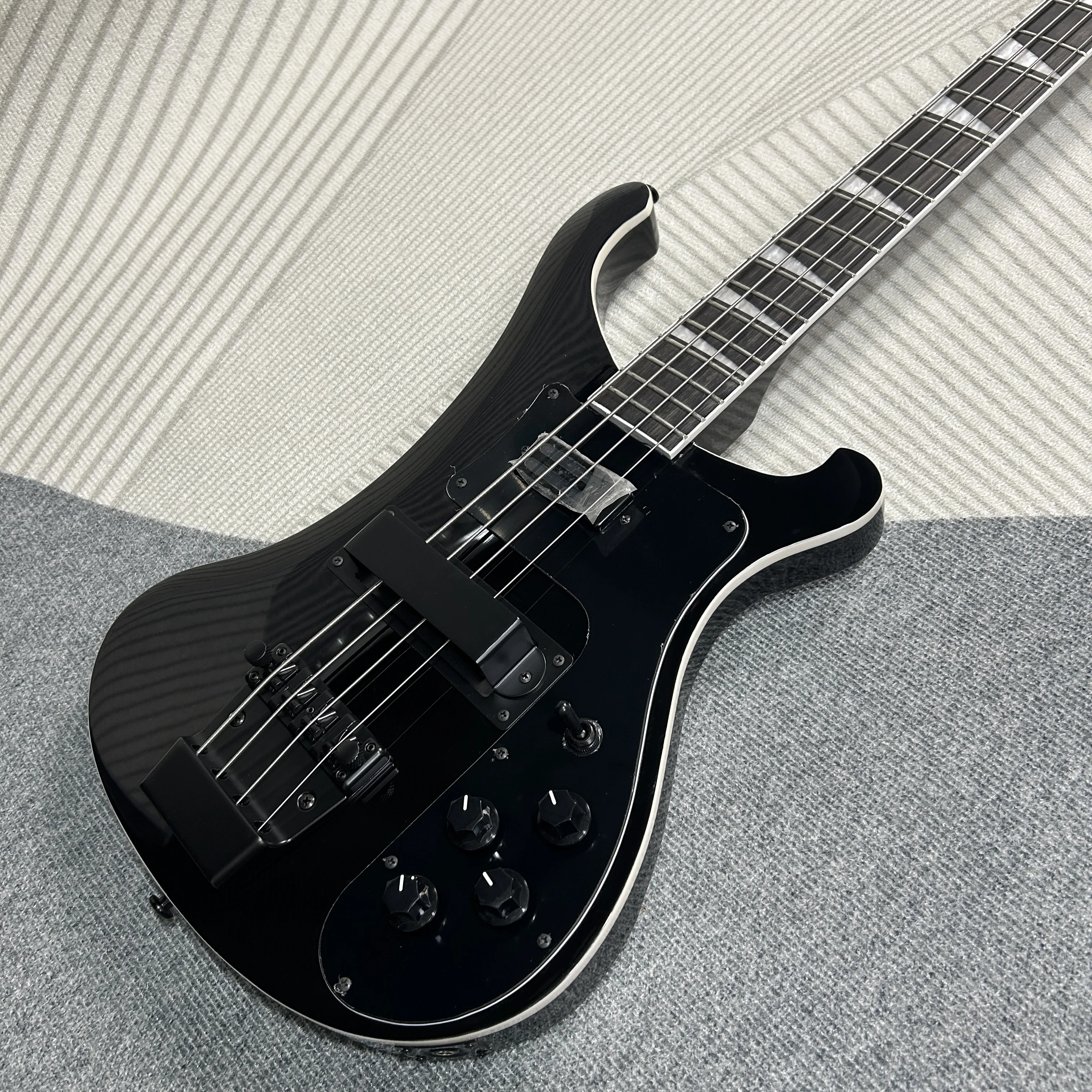 Hot Sale Bass Guitars 4003 Version 844 mm Scale Length Black Color Rosewood Fretboard
Hot Sale Bass Guitars 4003 Version 844 mm Scale Length Black Color Rosewood Fretboard