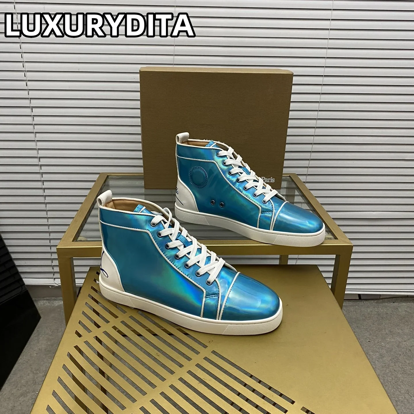 Top Quality Womens Trendy Casual Tennis Shoes Luxury Mens Real Leather Sneakers 35-48 Designr Rivet Red Soled Lovers Shoes M0045
Top Quality Womens Trendy Casual Tennis Shoes Luxury Mens Real Leather Sneakers 35-48 Designr Rivet Red Soled Lovers Shoes M0045