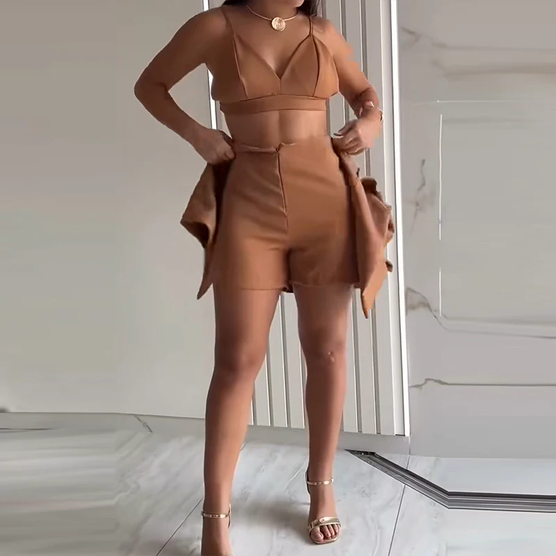 Fashion Lapel Hollow Out Shorts Jumpsuits&Bra Suits Sexy Women Casual Fit Commute Outfits Temperament Solid Color High Waist Set
Fashion Lapel Hollow Out Shorts Jumpsuits&Bra Suits Sexy Women Casual Fit Commute Outfits Temperament Solid Color High Waist Set