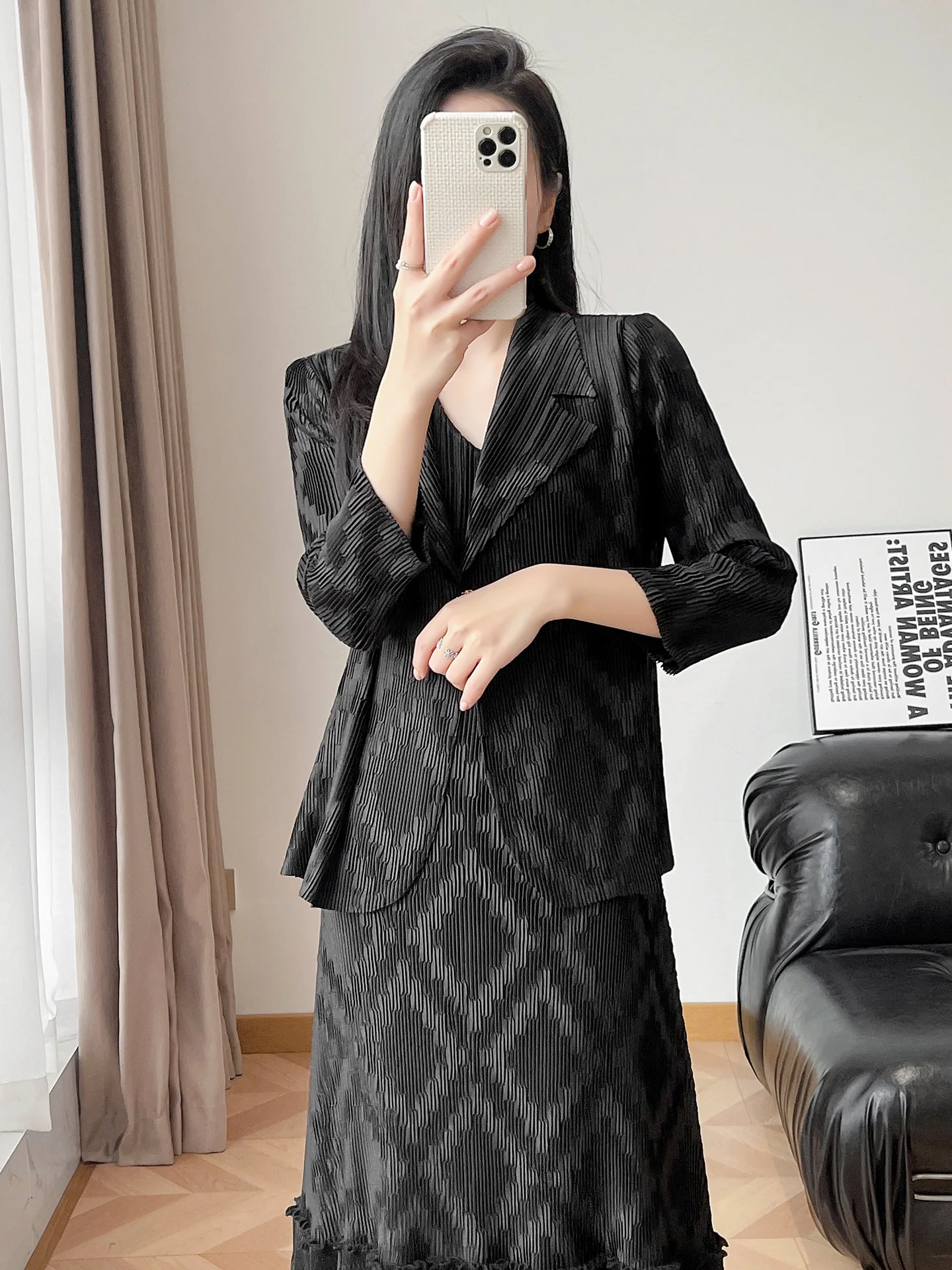 Elegant Wind Pleated Suit Set Women's High Waist Slimming Large Size Commute Two Piece Set Spring Autumn Style Fashionable
Elegant Wind Pleated Suit Set Women's High Waist Slimming Large Size Commute Two Piece Set Spring Autumn Style Fashionable