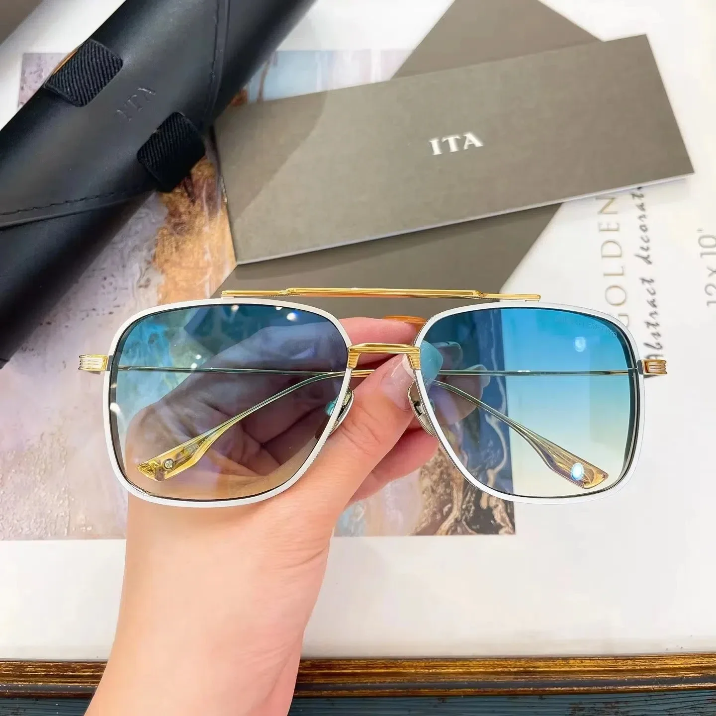 Original ADITA DTS141 Luxury Designer Gold Alloy Frames Men Sunglasses Premium Retro Oversized UV400 Casual Women Couple Eyewear
Original ADITA DTS141 Luxury Designer Gold Alloy Frames Men Sunglasses Premium Retro Oversized UV400 Casual Women Couple Eyewear