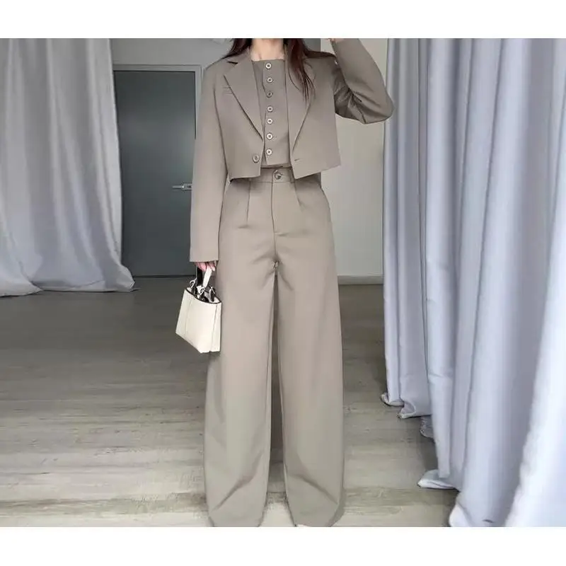 Autumn Two Piece Set E 40650 Flip Collar Shorts Outfit Women's Fashion Ensemble Summer Season Casual Wear No Brand Registered
Autumn Two Piece Set E 40650 Flip Collar Shorts Outfit Women's Fashion Ensemble Summer Season Casual Wear No Brand Registered