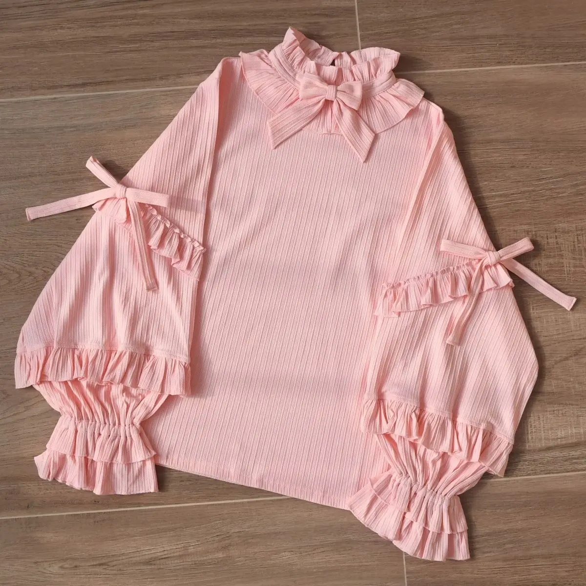 Winter Autumn Lolita Sweet Loose Kawaii Women's Tees Y2k Fairy Ruffled Colla Bow Tops Kawaii Cute Flare Sleeve Japanese T-shirts
Winter Autumn Lolita Sweet Loose Kawaii Women's Tees Y2k Fairy Ruffled Colla Bow Tops Kawaii Cute Flare Sleeve Japanese T-shirts