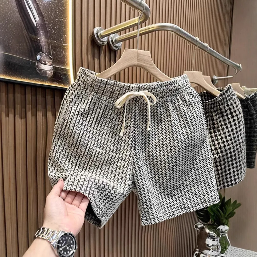 Мужские летние повседневные пляжные шорты прямого кроя, свободные, со средней/низкой талией, для активного отдыха, из смесовой полиэстеровой ткани, длиной до колена
Мужские летние повседневные пляжные шорты прямого кроя, свободные, со средней/низкой талией, для активного отдыха, из смесовой полиэстеровой ткани, длиной до колена