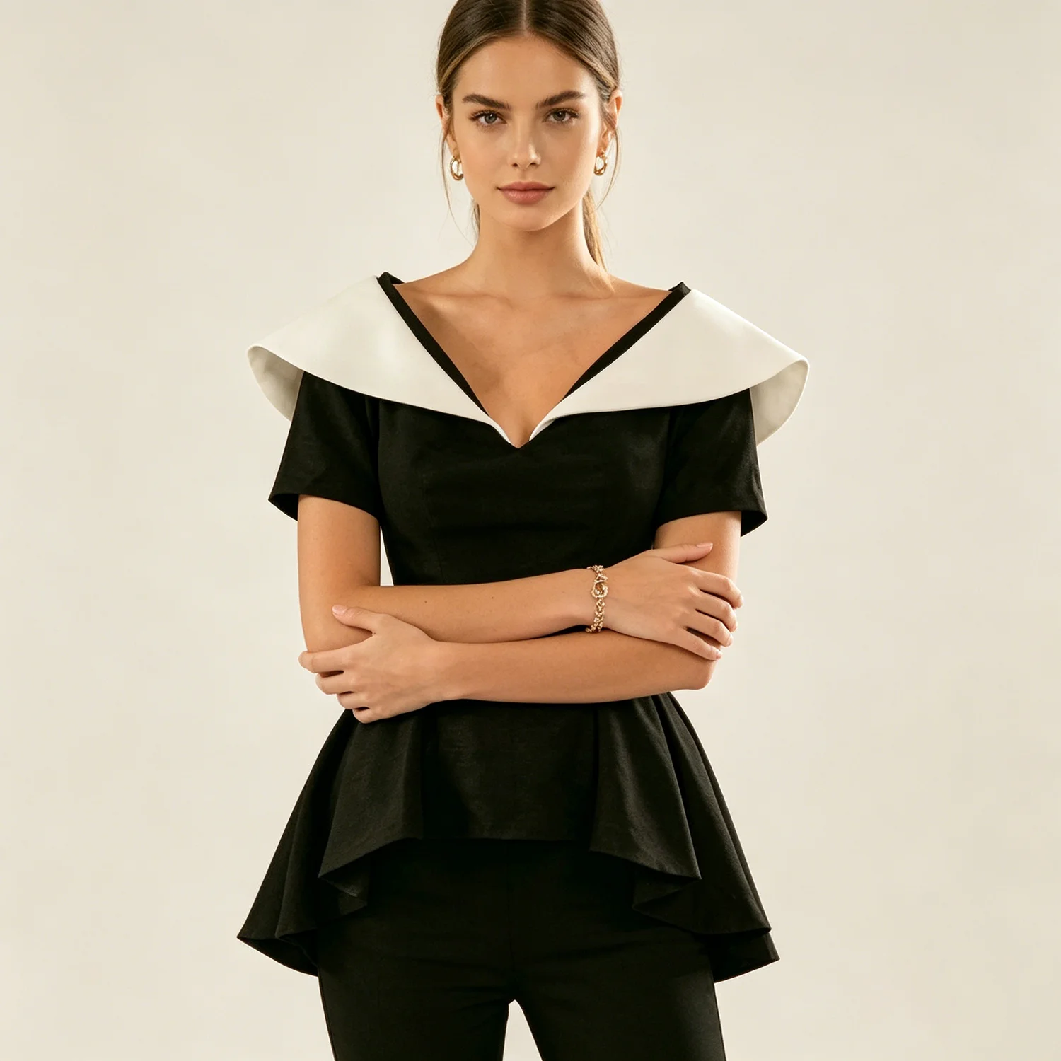 LIMO Women's Black Peplum Top with White Ruffle Collar V-Neck Short Sleeve Formal Blouse for work and party
LIMO Women's Black Peplum Top with White Ruffle Collar V-Neck Short Sleeve Formal Blouse for work and party