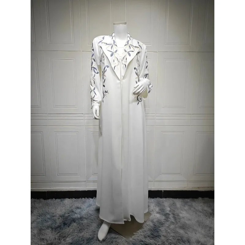 Exquisite Embroidered Muslim Women's Long Robe Fashionable Abaya Dubai Style Cross-Border Clothing Ice Silk Polyester Fabric
Exquisite Embroidered Muslim Women's Long Robe Fashionable Abaya Dubai Style Cross-Border Clothing Ice Silk Polyester Fabric