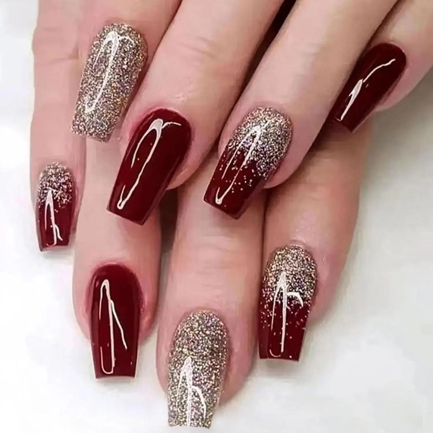 24 PCs Short French Minimalist Glitter Nails with 1 Jelly Gel and 1 Nail File
24 PCs Short French Minimalist Glitter Nails with 1 Jelly Gel and 1 Nail File